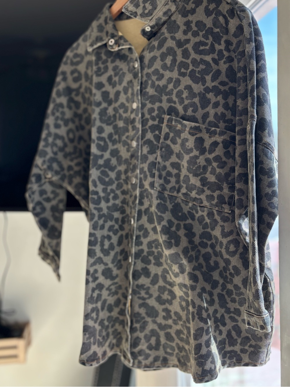 Leopard Print Button-Up Shacket - Picture 2 of 4